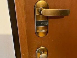 Drzwi Dierre wymiana zamka i wkładki Mia